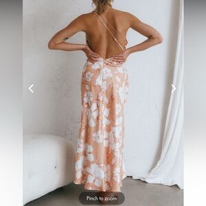 Selfie Leslie floral midi dress size M